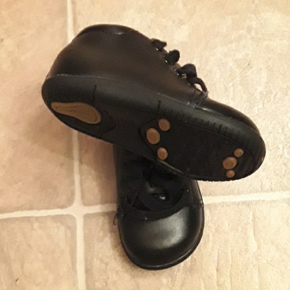 Toddler shoes striderite - Picture 2 of 3